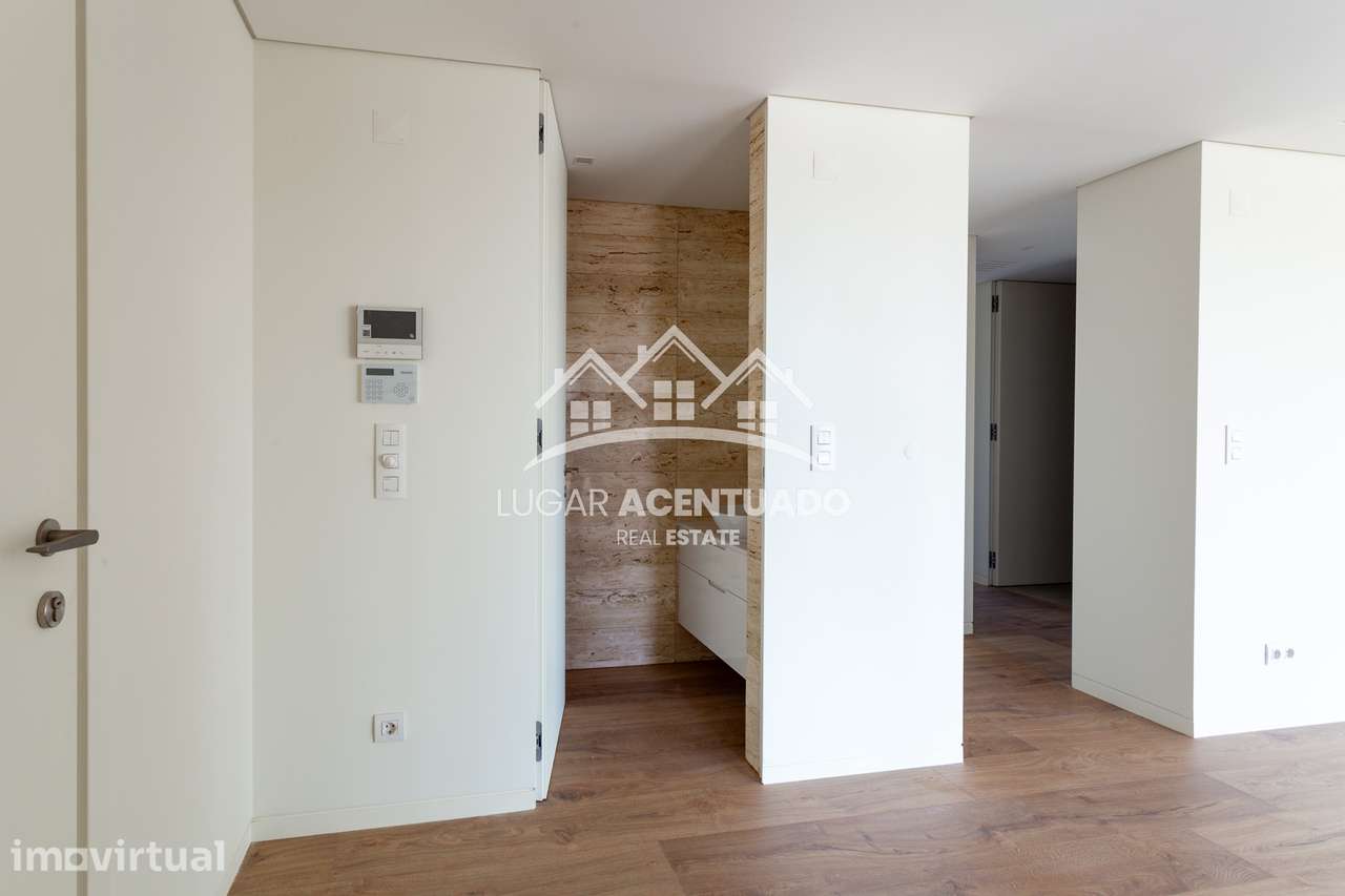 Arrendamento de apartamento T4 na Rua Antero de Quental - Grande imagem: 5/58