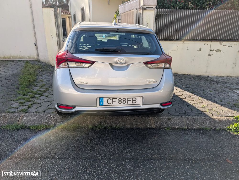 Toyota Auris 1.4 D-4D Design Edition - 17