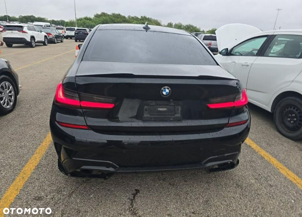 BMW Seria 3 330i M Sport - 5