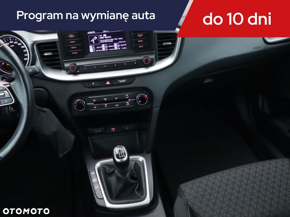 Kia Ceed - 10