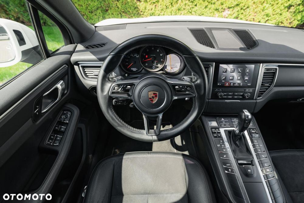 Porsche Macan Standard - 12