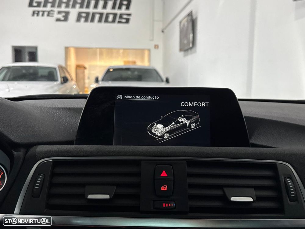 BMW 330 e iPerformance Pack M - 32