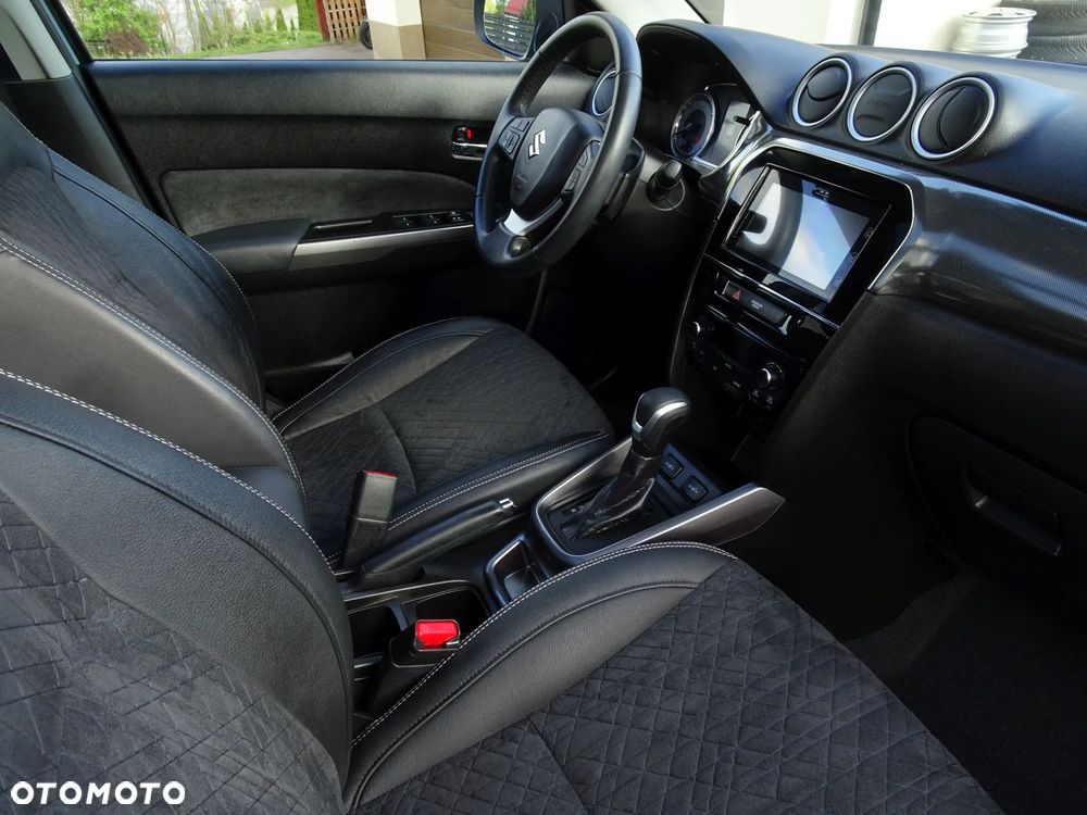 Suzuki Vitara 1.5 Dualjet Hybrid AGS Comfort+ - 9