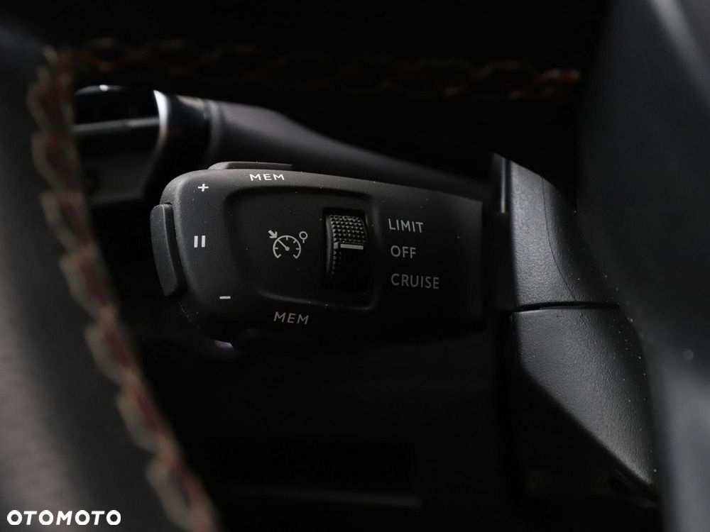 DS Automobiles DS 7 Crossback 1.6 PureTech GPF Performance Line + - 35