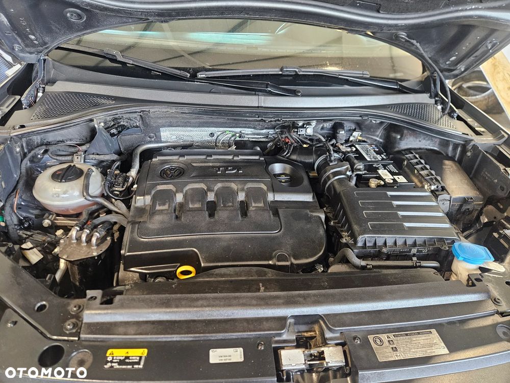 Volkswagen Tiguan 2.0 TDI SCR R-Line - 12