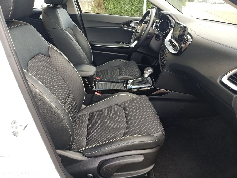 Kia XCeed 1.4 T-GDI L Business Line DCT - 11