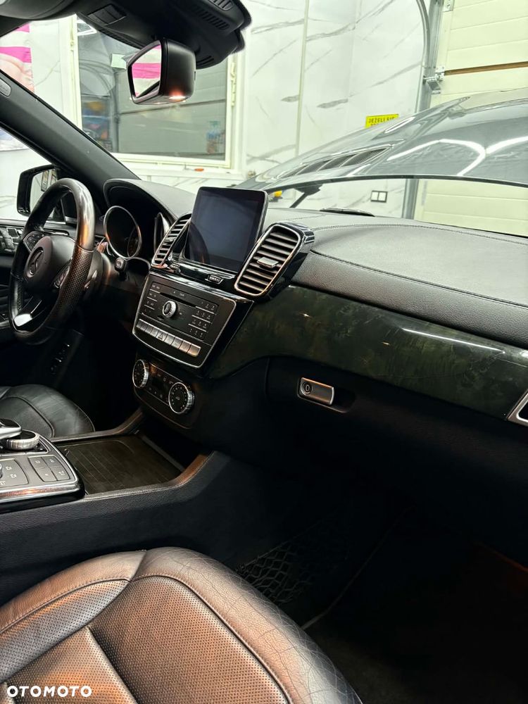 Mercedes-Benz GLE - 16