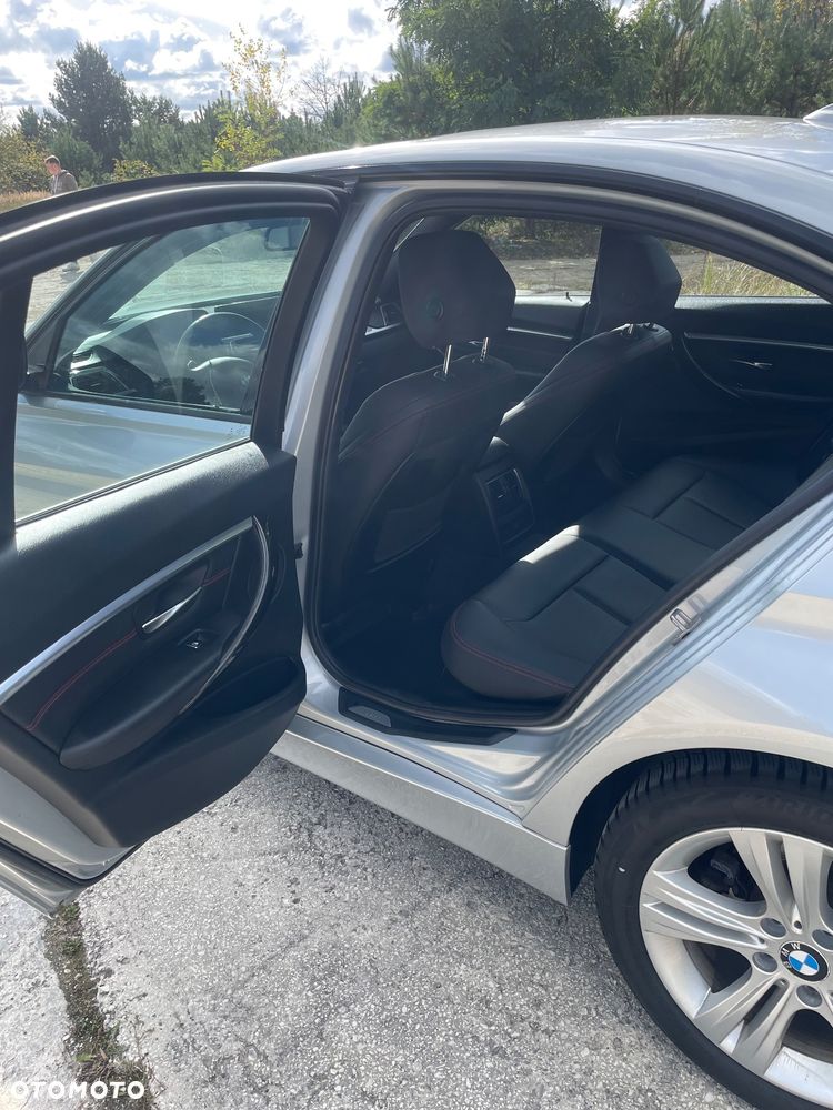 BMW Seria 3 328i xDrive Sport Line - 18