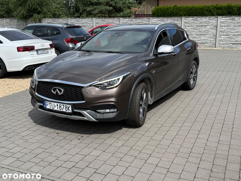 Infiniti QX - 1