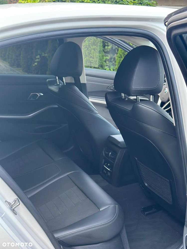 BMW Seria 3 320d Sport - 19