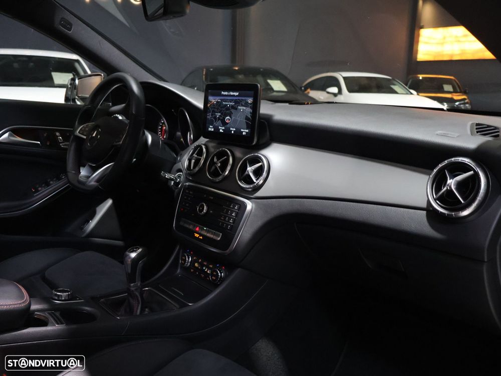 Mercedes-Benz CLA 180 d Shooting Brake AMG Line - 6