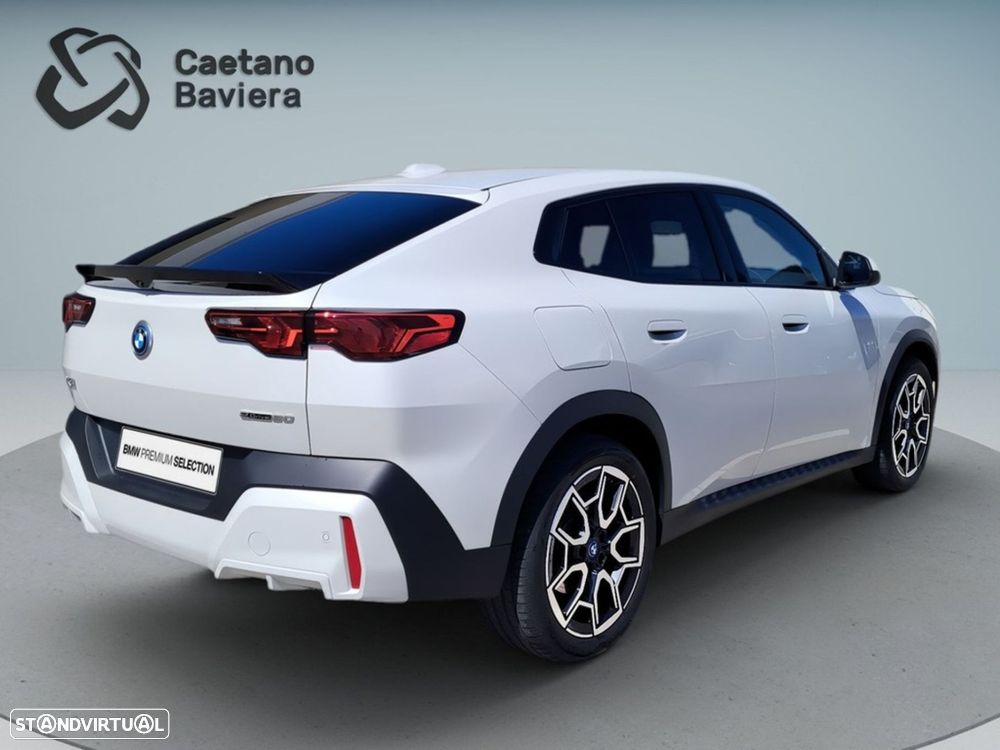BMW ix1 eDrive20 Pack Desportivo M - 5