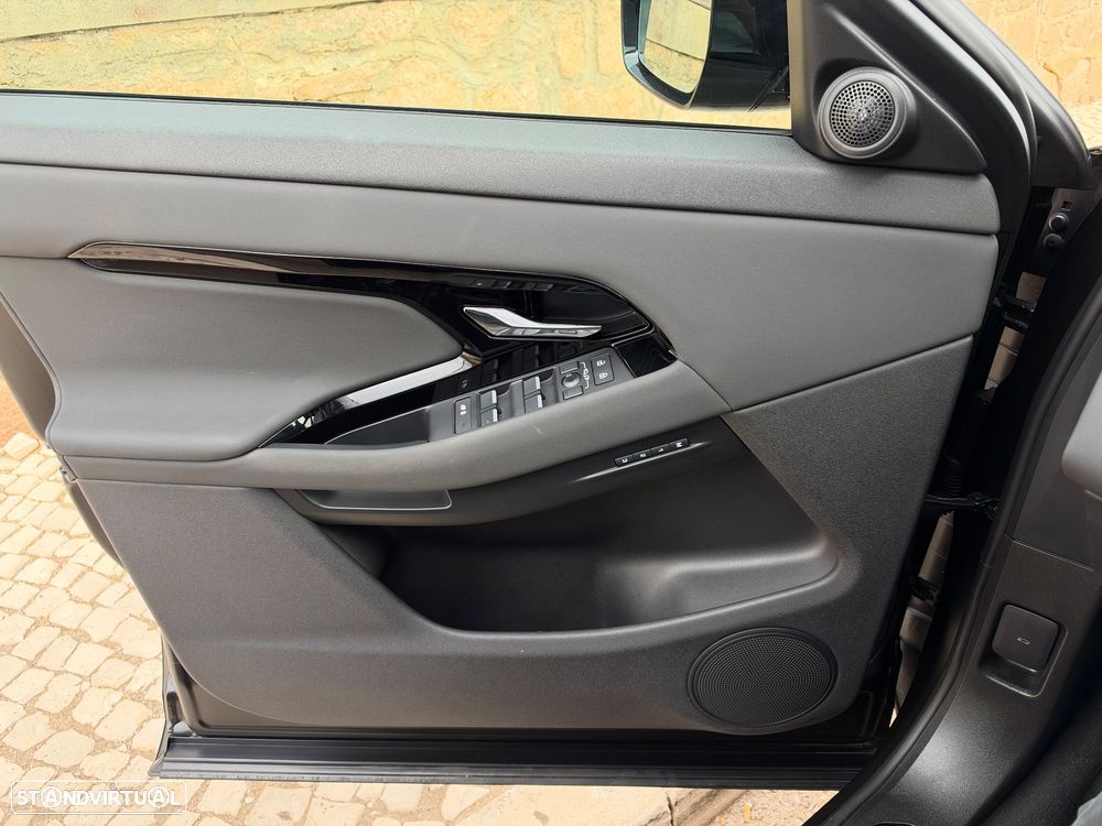 Land Rover Range Rover Evoque - 17