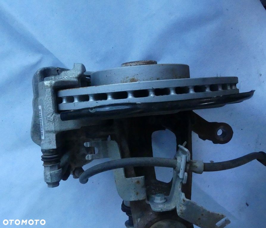 DW GOLF 7 MCPERSON PIASTA ZWROTNICA TARCZA ZACISK 5Q0413023 20 km. - 8