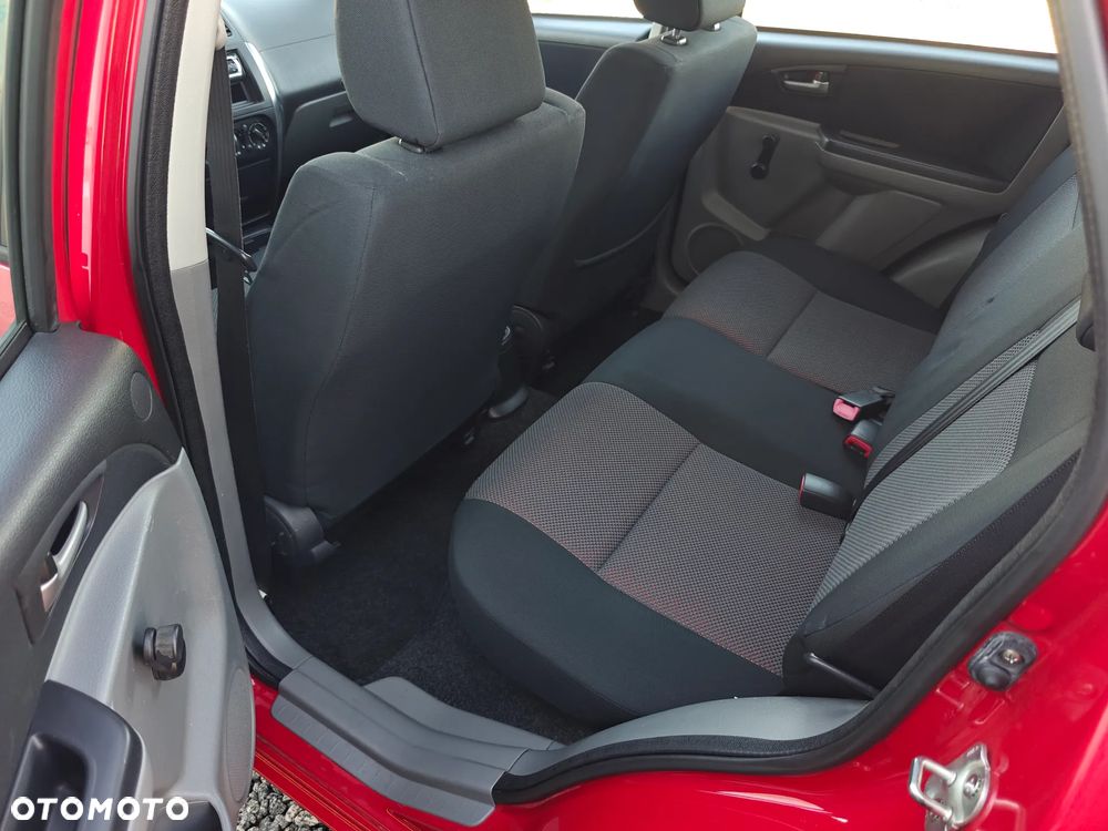 Suzuki SX4 1.5 Streetline 4x2 Classic - 11