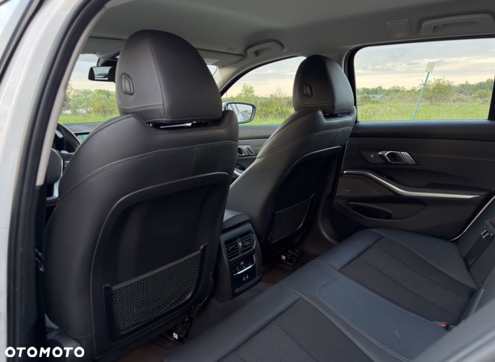 BMW Seria 3 320d MHEV Sport Line - 37