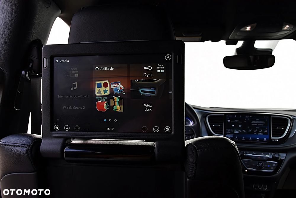 Chrysler Pacifica - 26