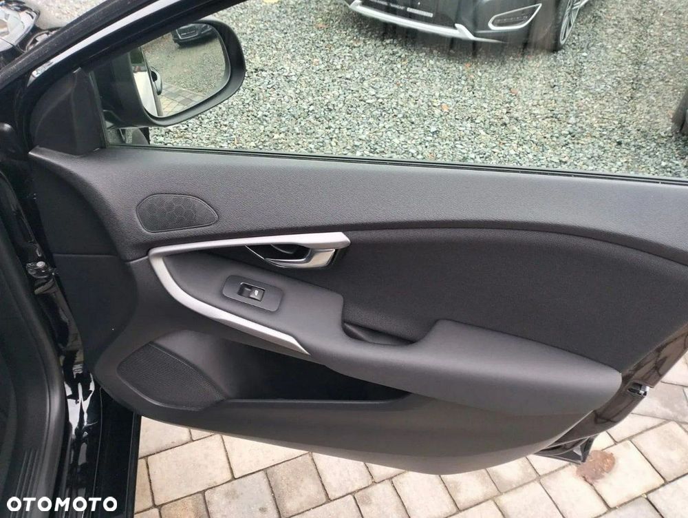 Volvo V40 D2 Momentum - 20