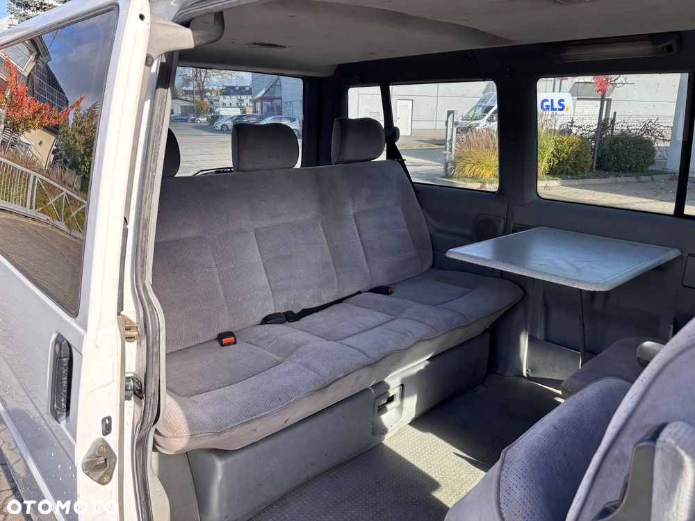 Volkswagen Multivan Standard - 11