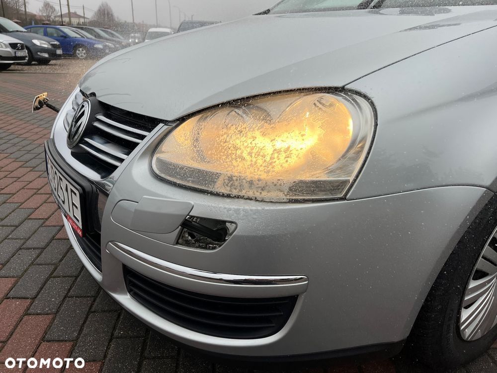 Volkswagen Golf 1.9 TDI DPF Trendline BlueMotion - 25