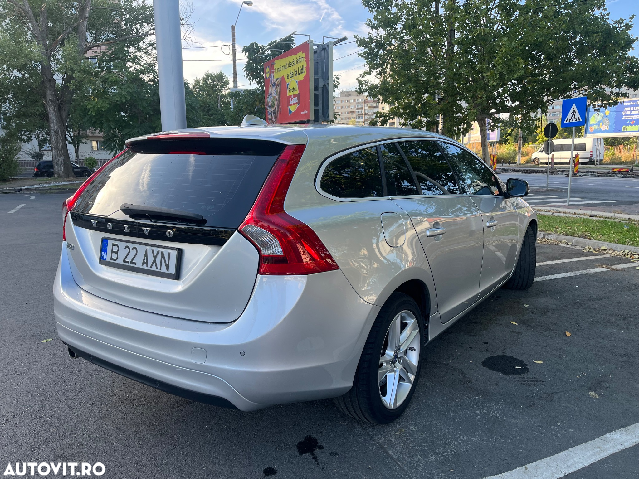 Volvo V60 D3 Momentum - 4