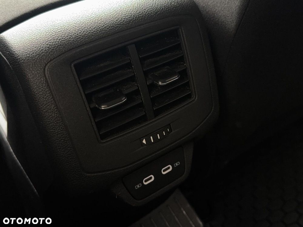 Volkswagen T-Roc - 27