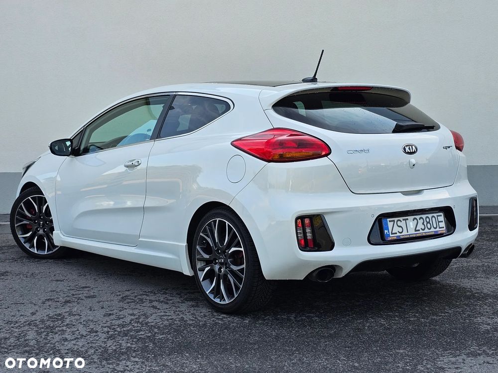 Kia Ceed 1.6 T-GDI GT-Track - 12