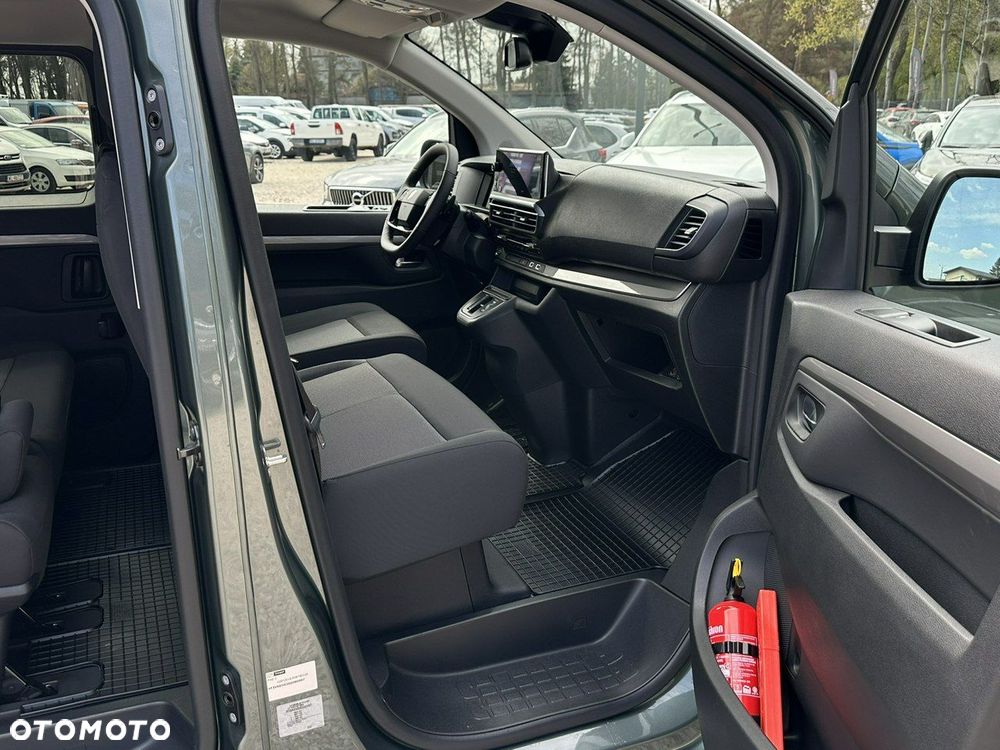 Peugeot Traveller - 22