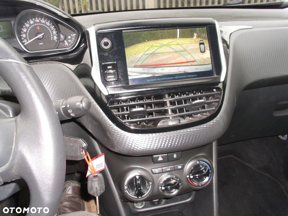 Peugeot 208 - 27