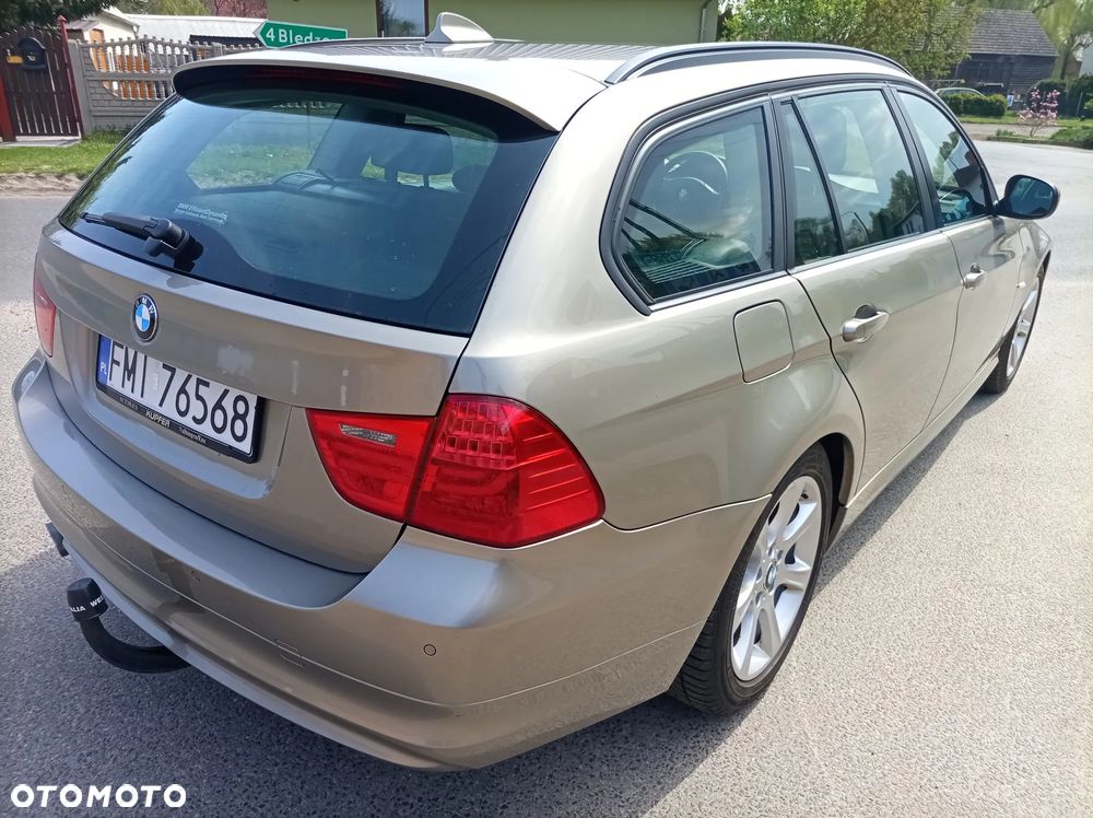 BMW Seria 3 320d DPF Blue Performance Edition Sport - 38