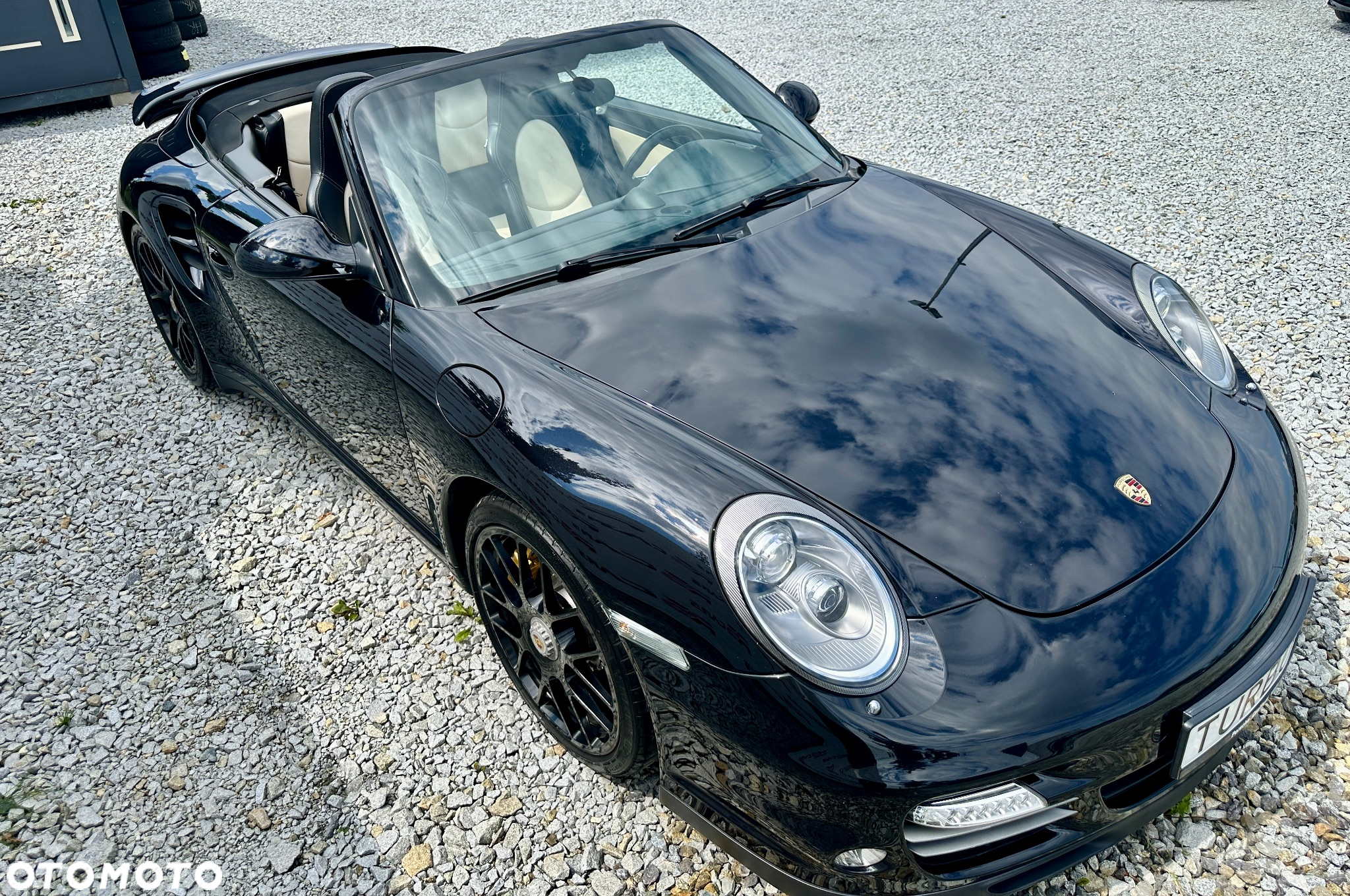 Porsche 911 Turbo S Cabrio - 10