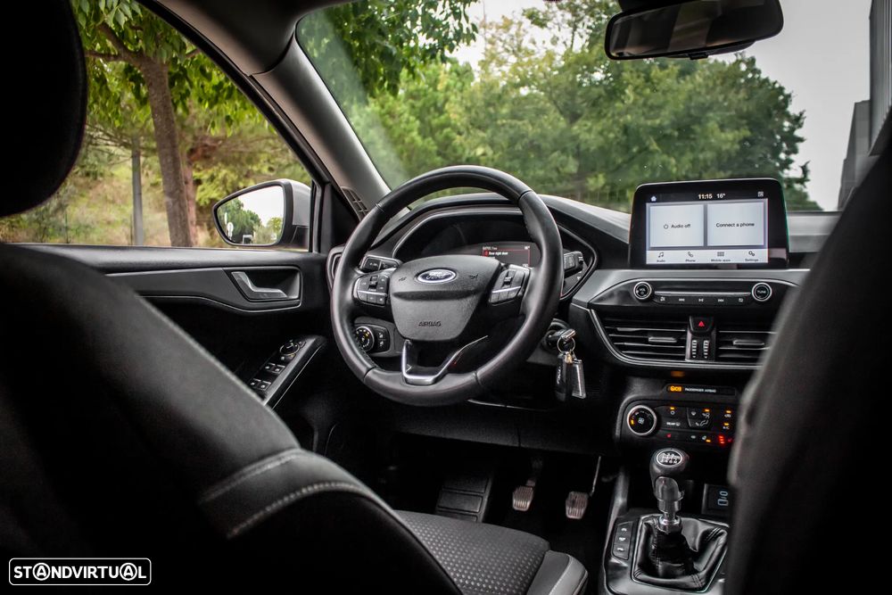 Ford Focus SW 1.0 EcoBoost Business - 34