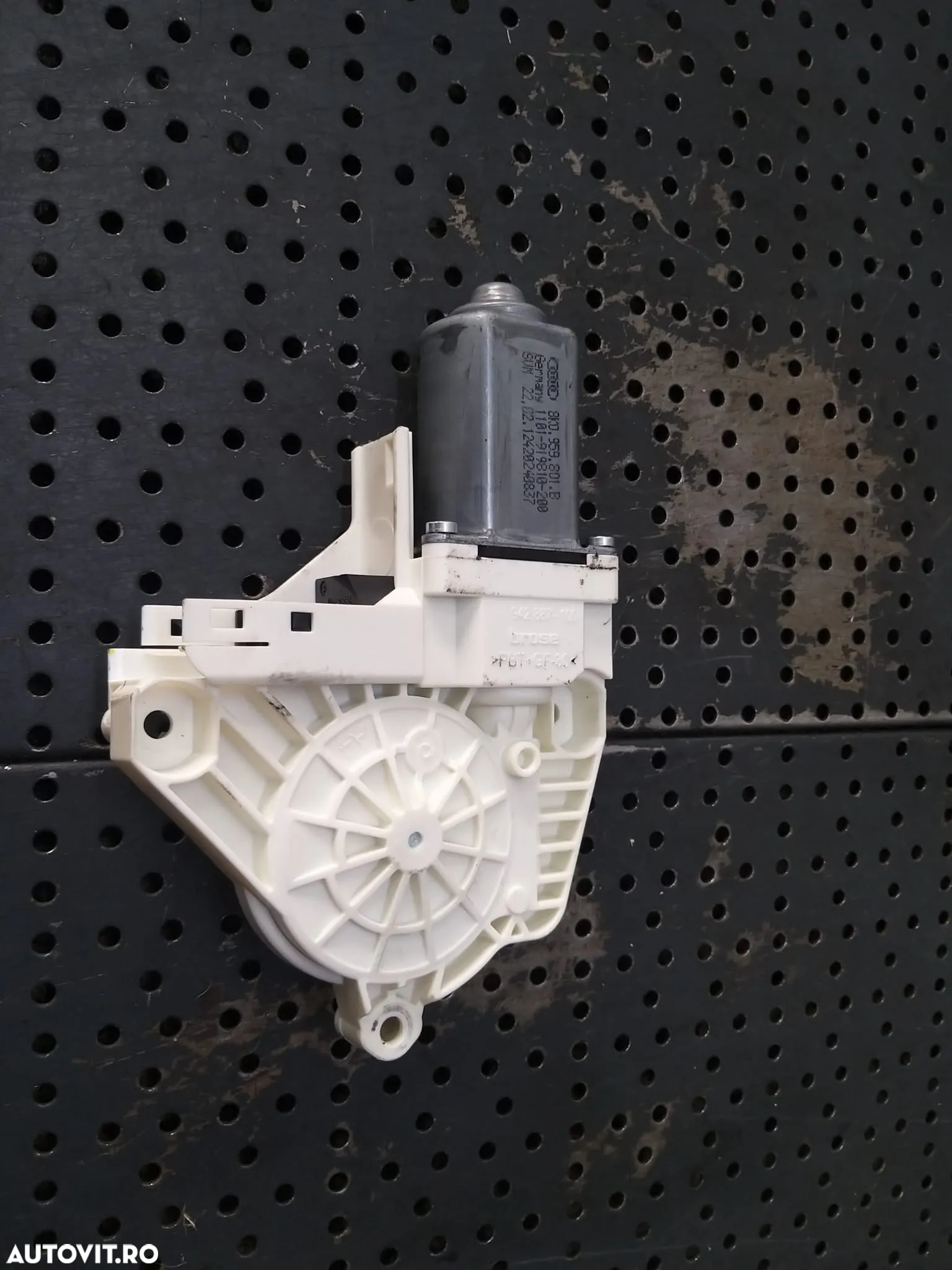 Motoras macara stanga fata audi q5 8r 8k0959801b - 2
