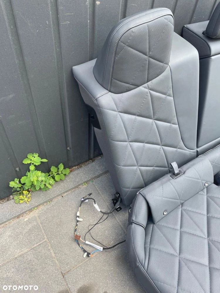 FOTELE TAPICERKA SPORT WENTYLOWANE ELEKTRYCZNE SKÓRA PERFORACJA BMW iX I20 - 12