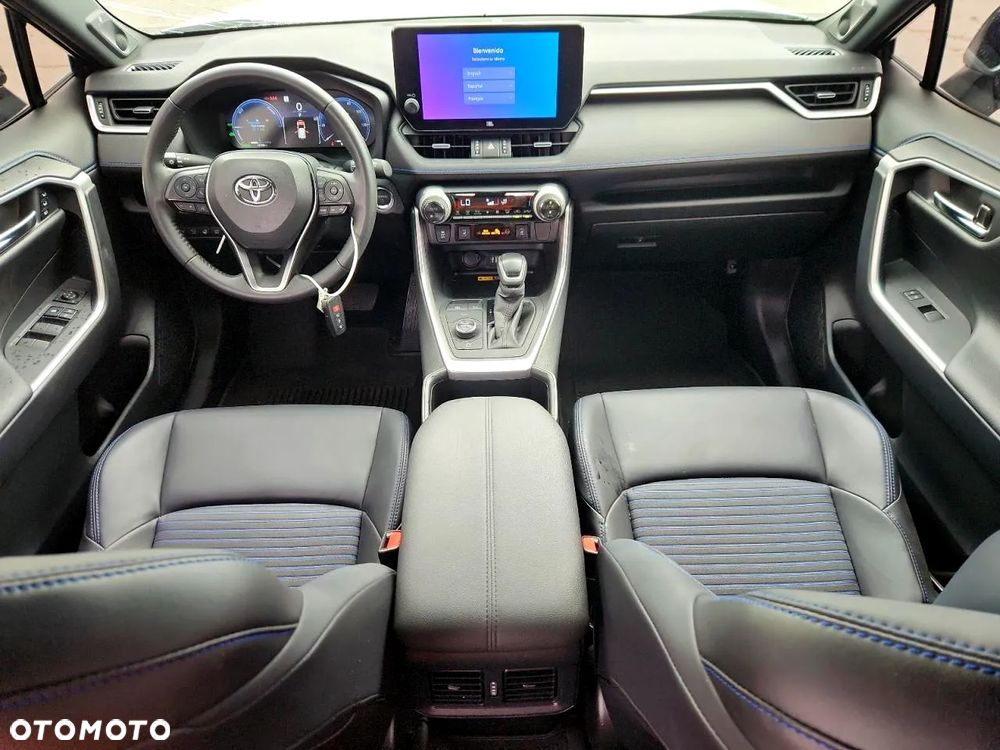 Toyota RAV4 - 8
