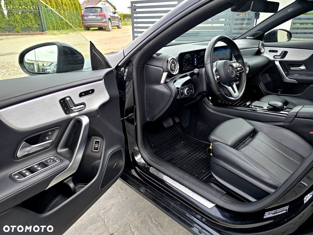 Mercedes-Benz CLA 220 AMG Line 7G-DCT - 22