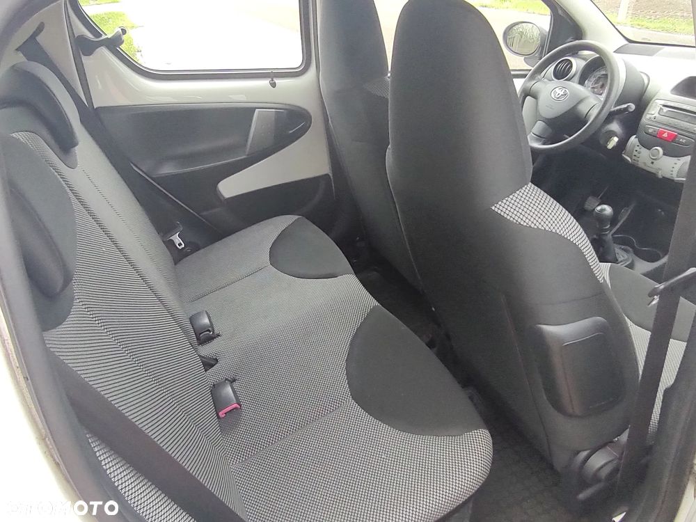 Toyota Aygo Cool - 26