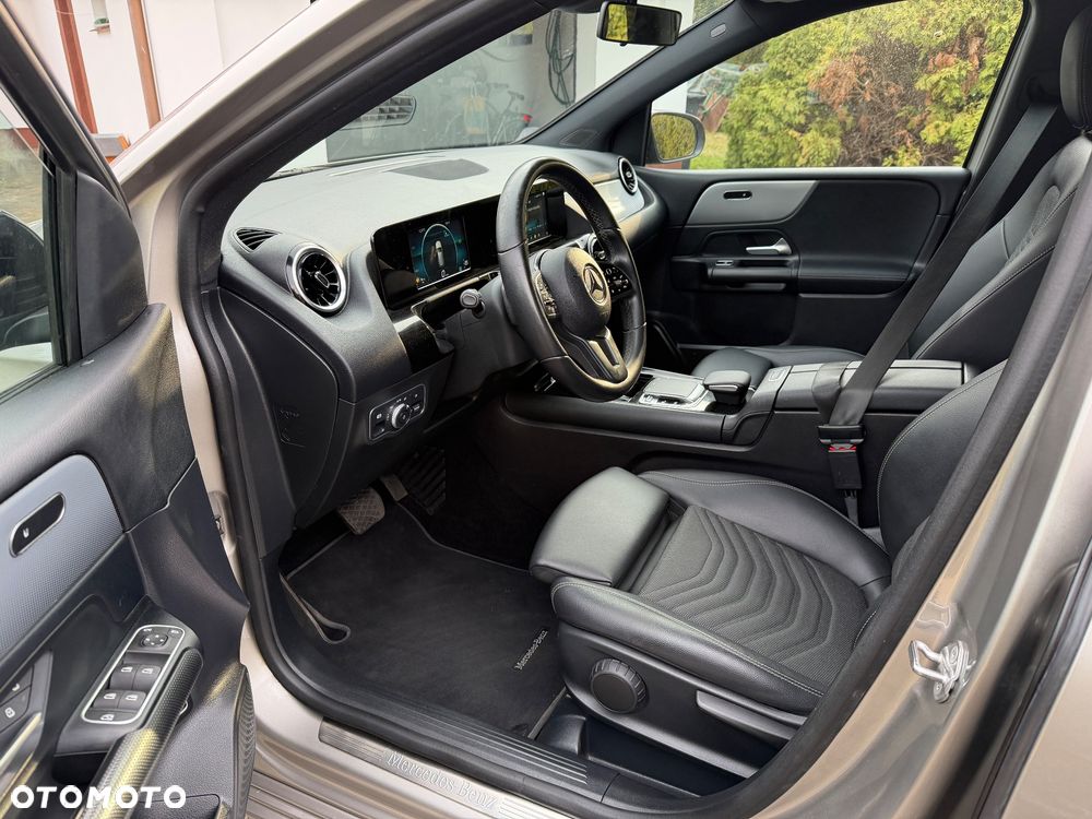 Mercedes-Benz Klasa B 180 7G-DCT Edition 2021 - 36