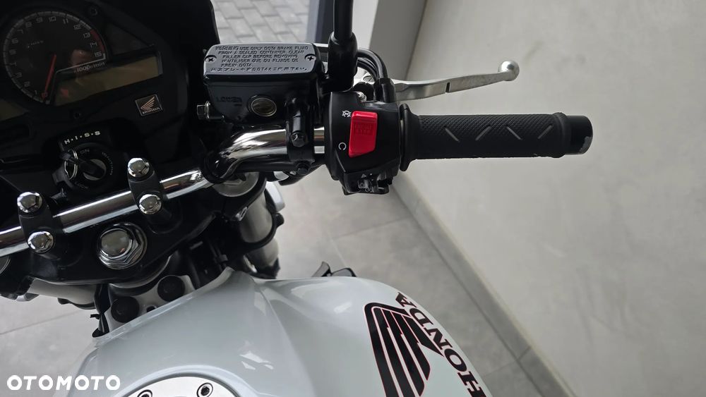 Honda Hornet - 23