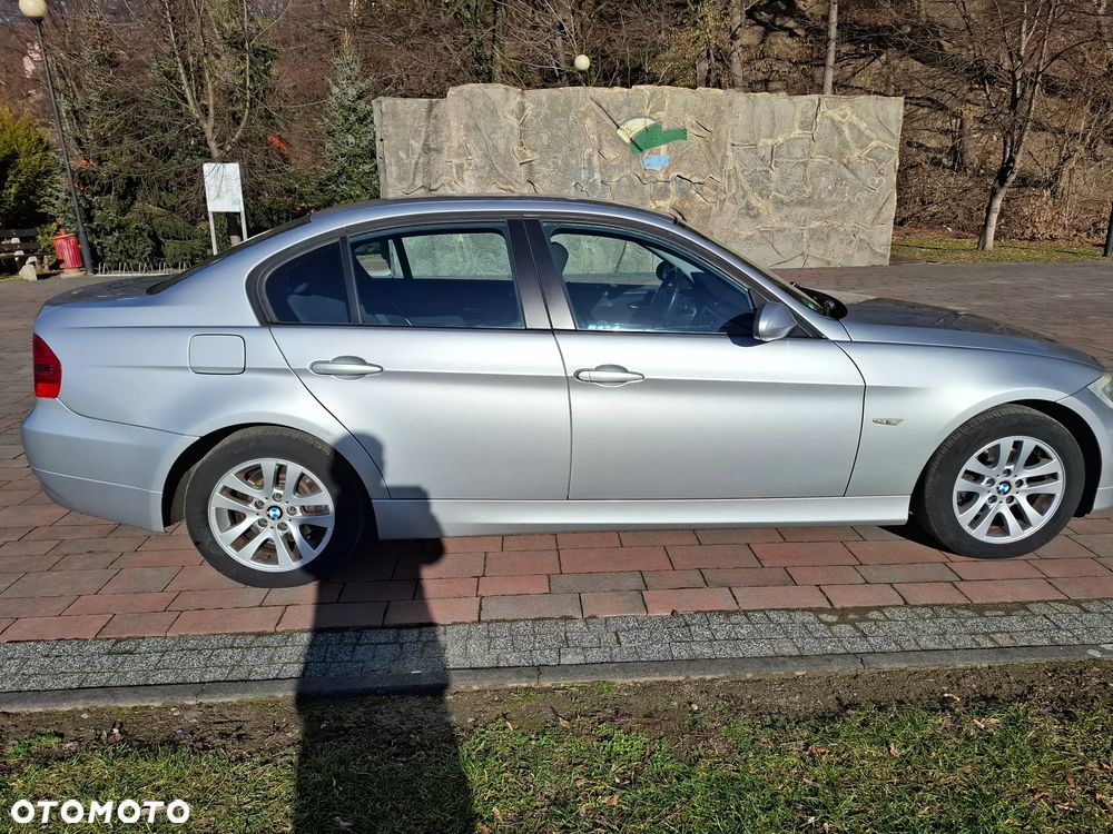 BMW Seria 3 318i Edition Exclusive - 6