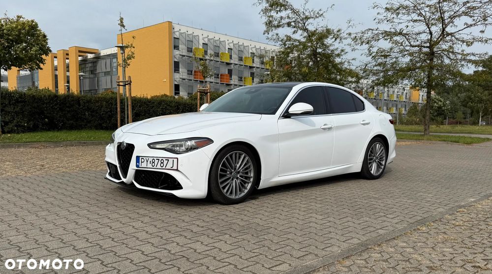 Alfa Romeo Giulia 2.0 Turbo 16V AT8 Veloce - 24