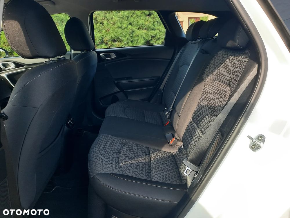 Kia Ceed 1.6 GDI PHEV L Business Line DCT - 17