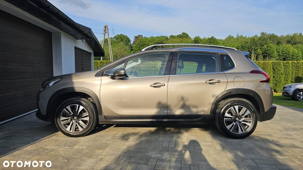 Peugeot 2008 1.2 Pure Tech GPF Allure S&S - 5