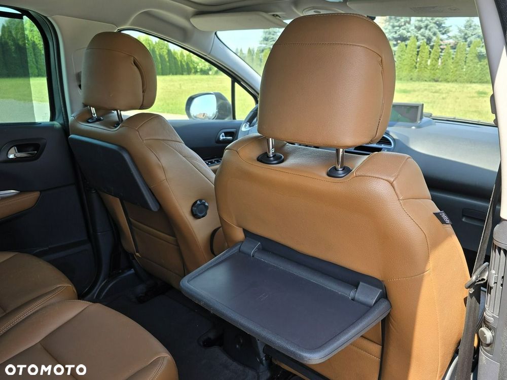 Peugeot 5008 - 24