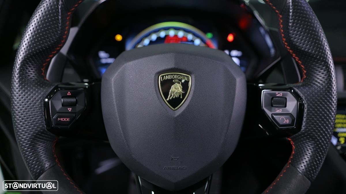 Lamborghini Aventador SVJ Roadster - 20