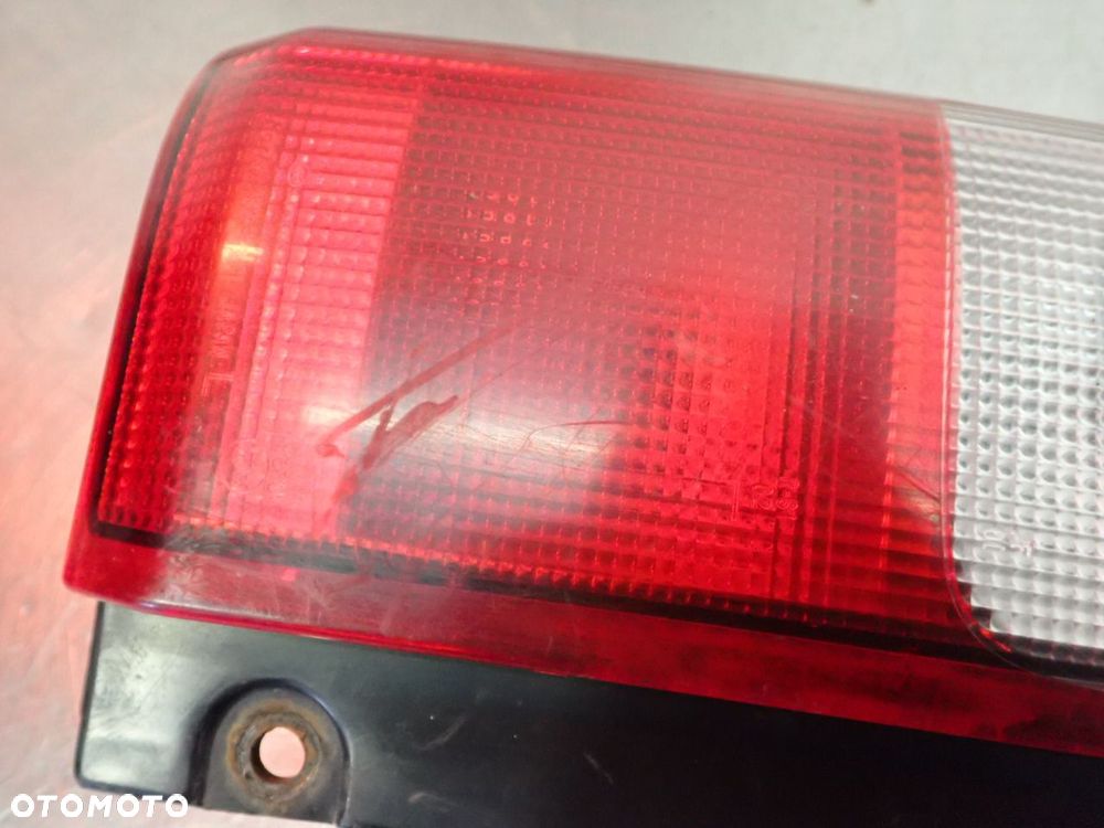 LAMPA LEWA TYLNA SUZUKI JIMNY III - 6