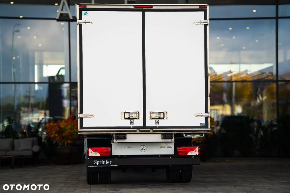 Mercedes-Benz Sprinter - 5