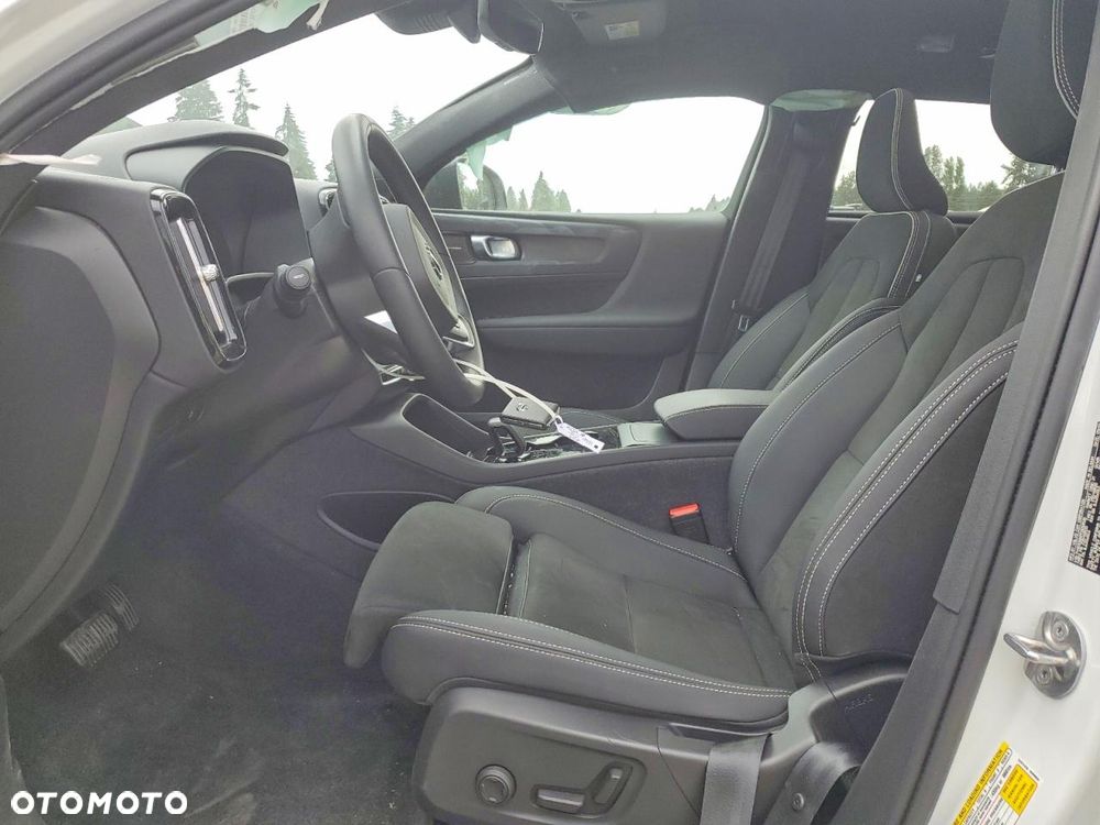 Volvo C40 Recharge Twin Motor Plus - 8
