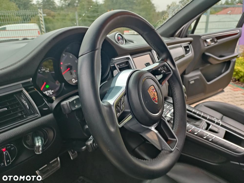 Porsche Macan S - 30