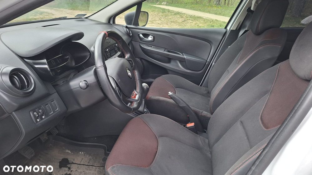 Renault Clio - 11